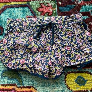 Navy & Magenta Patterned Casual Shorts